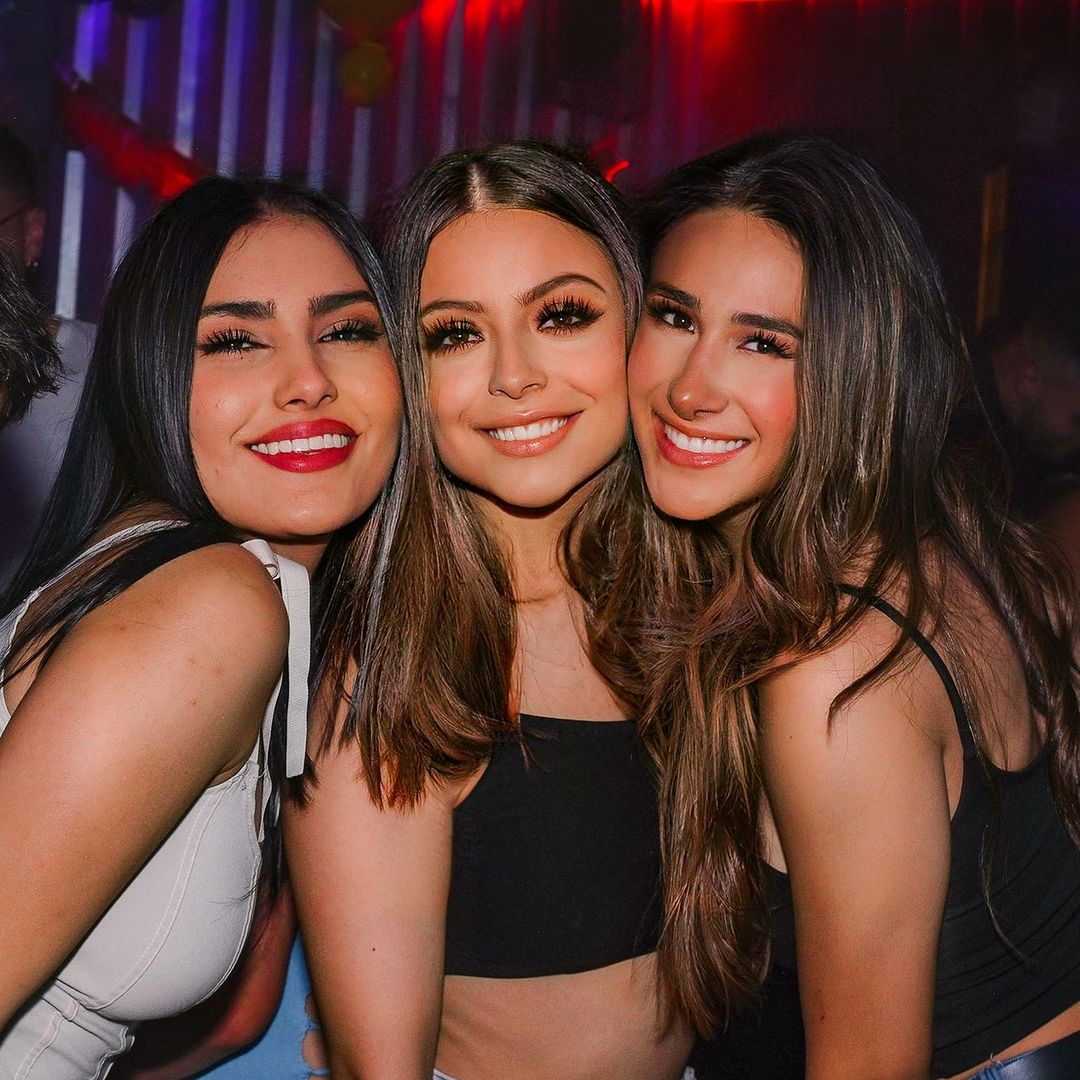 Cangri Bar-fb35c01d-e565-4577-b892-8164039d83a5