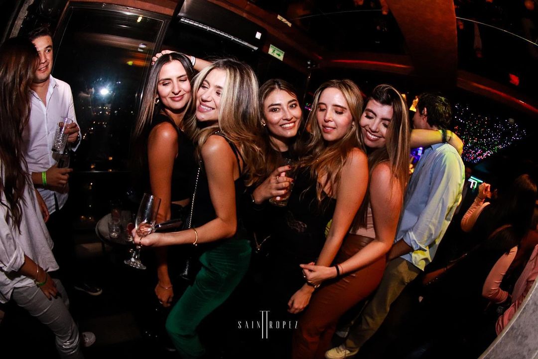 Saint Tropez Club-fa466904-4bad-45bb-9941-0b350e4f16a3