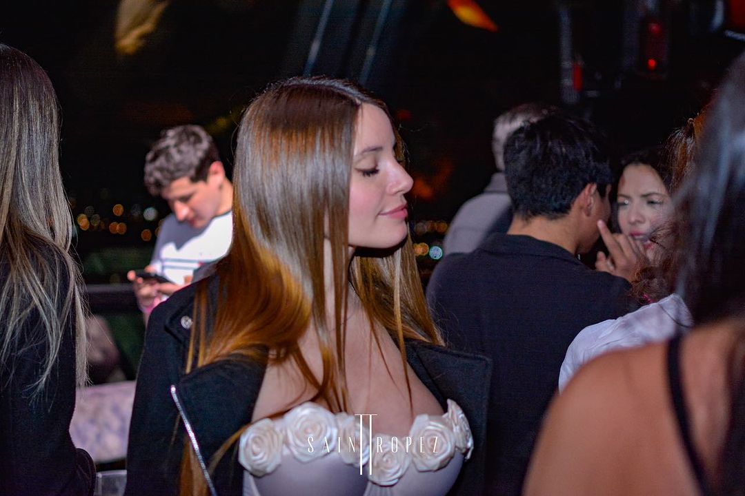 Saint Tropez Club-751dd3cf-57a8-412c-96ae-783e8c178e40