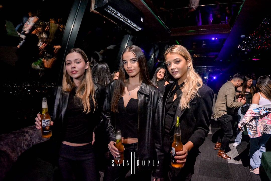 Saint Tropez Club-5f938fcb-36b8-41a2-8500-f8060352c7de