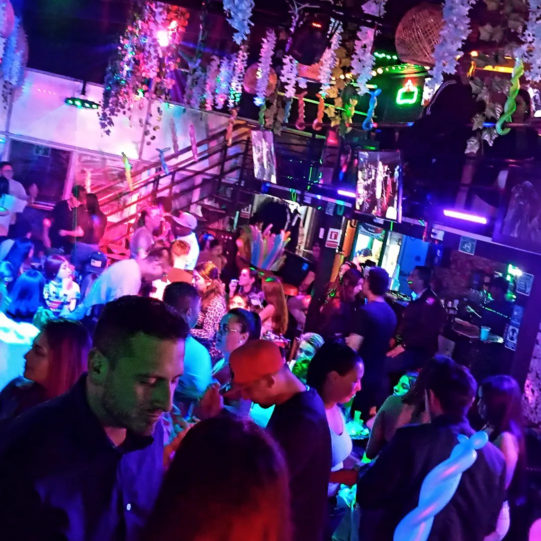 Creta Bar Suba-708f009a-0d50-4cad-b2a9-743b1b02cd05