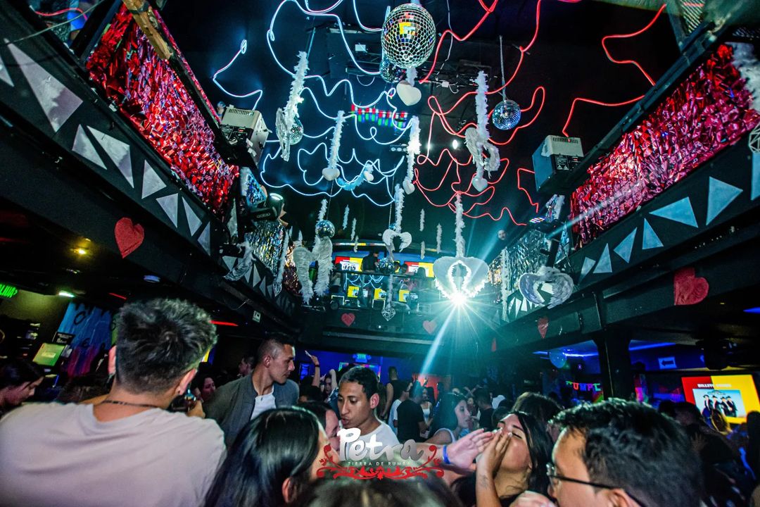 Petra Bar