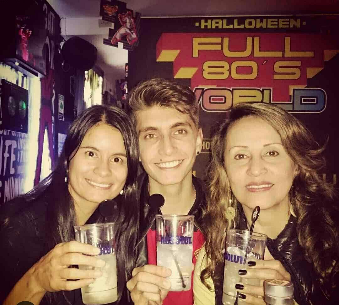 Full 80s Bar-cover